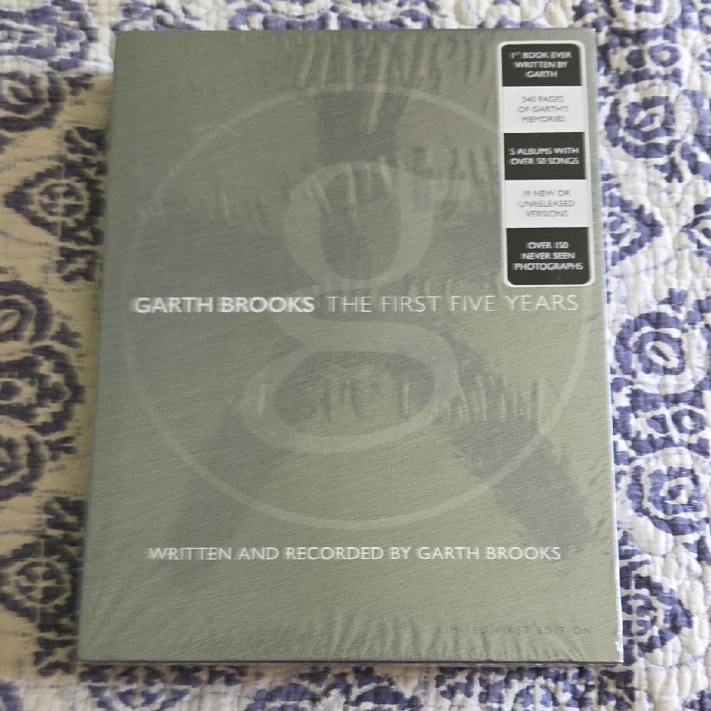 MELCHER Media GARTH BROOKS, The FIRST FIVE YEARS CDS/BOOK NEW